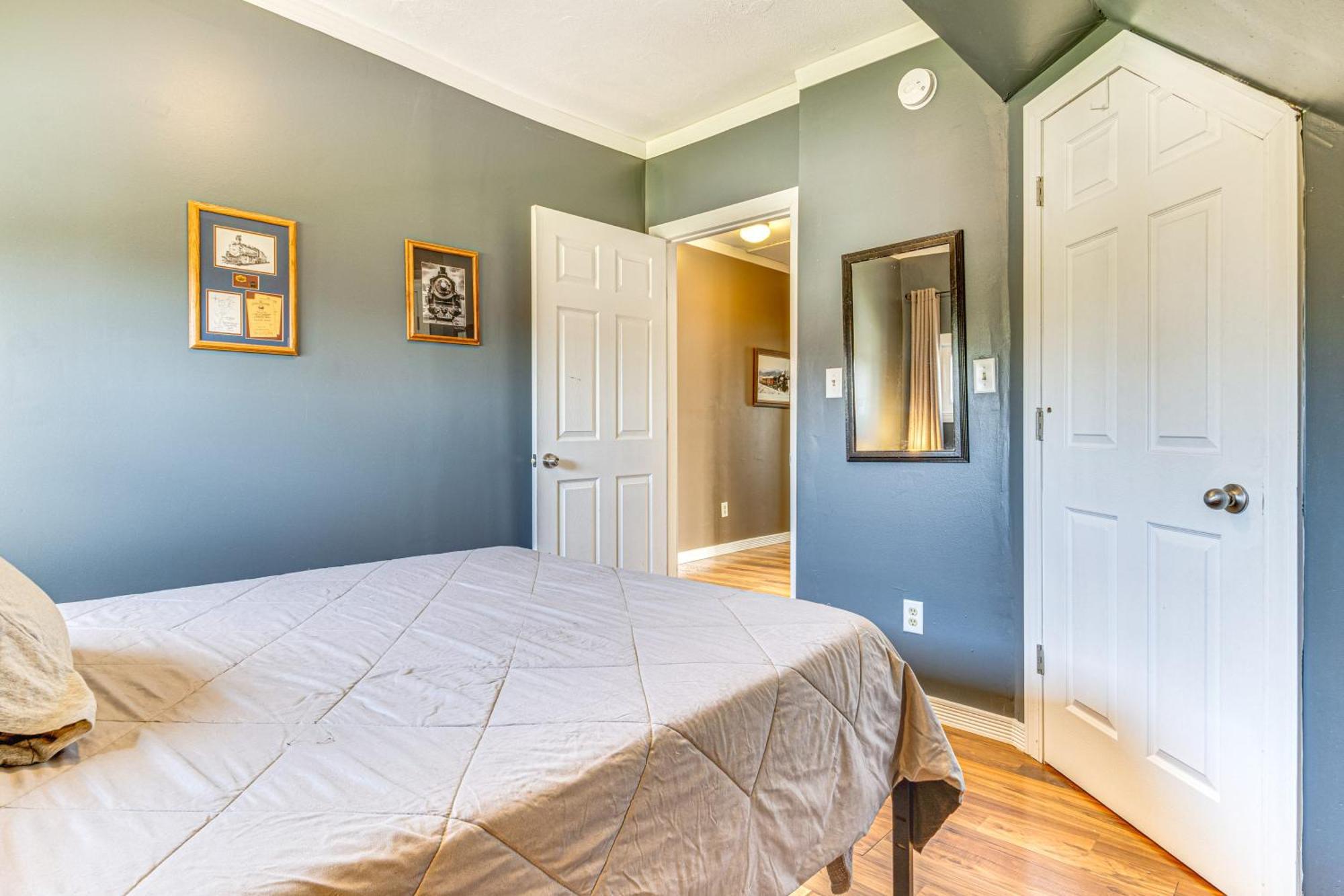 The Junction Victorian Home In Quaint Fortville! Exterior foto